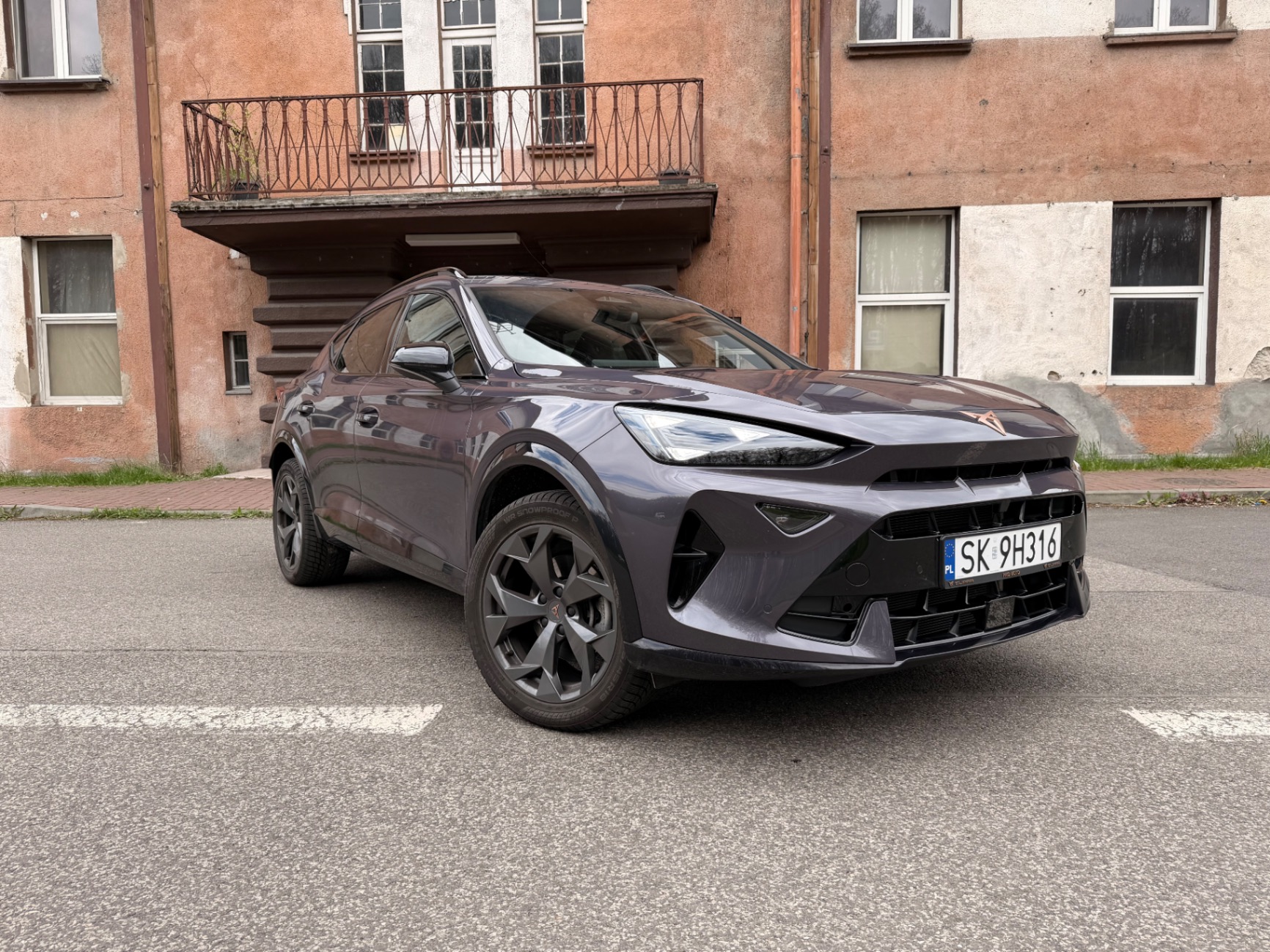 salon PL AWD sportowy design premium nowoczesny bezwypadkowy - zdjęcie 7