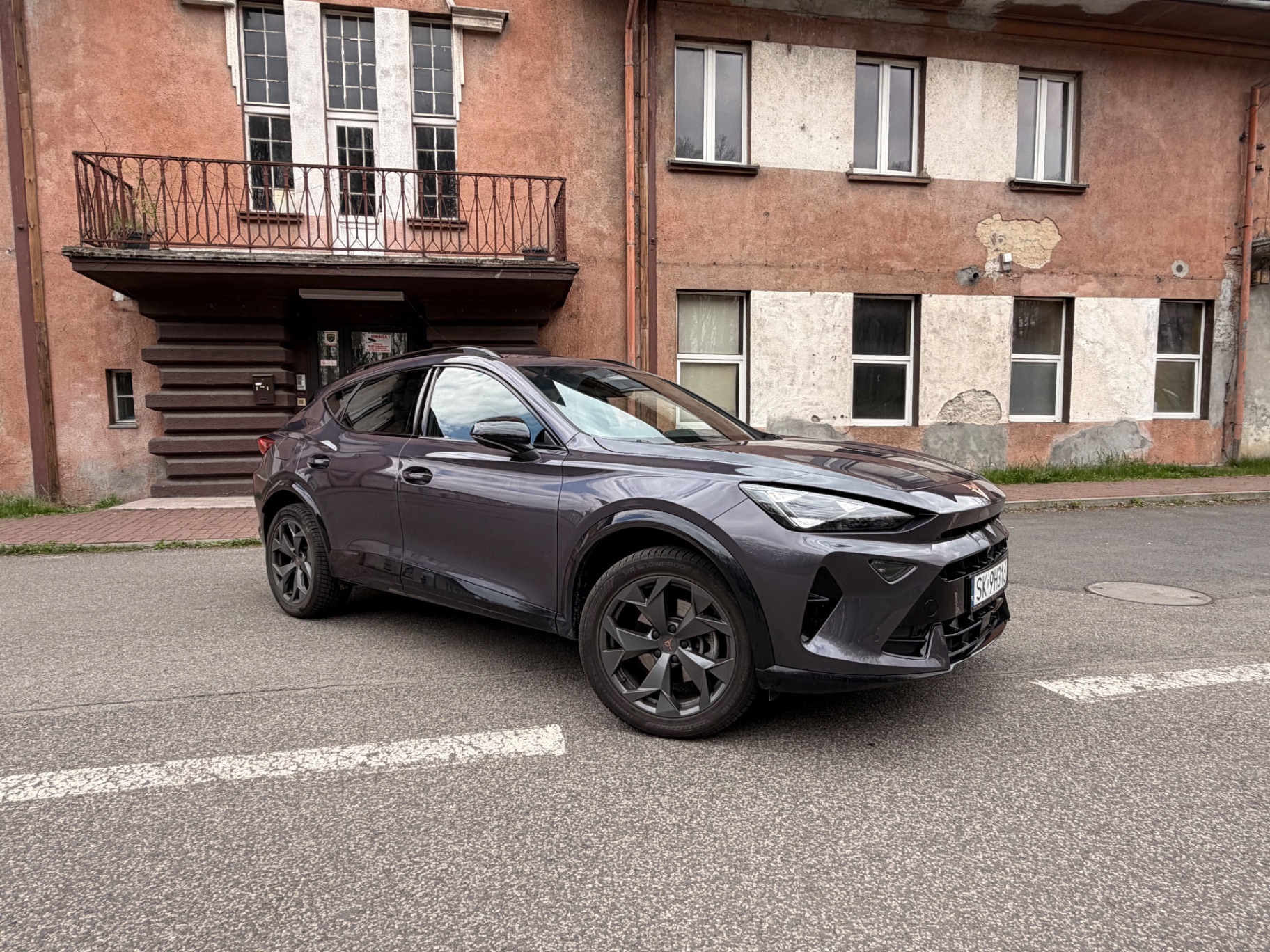 salon PL AWD sportowy design premium nowoczesny bezwypadkowy - zdjęcie 6