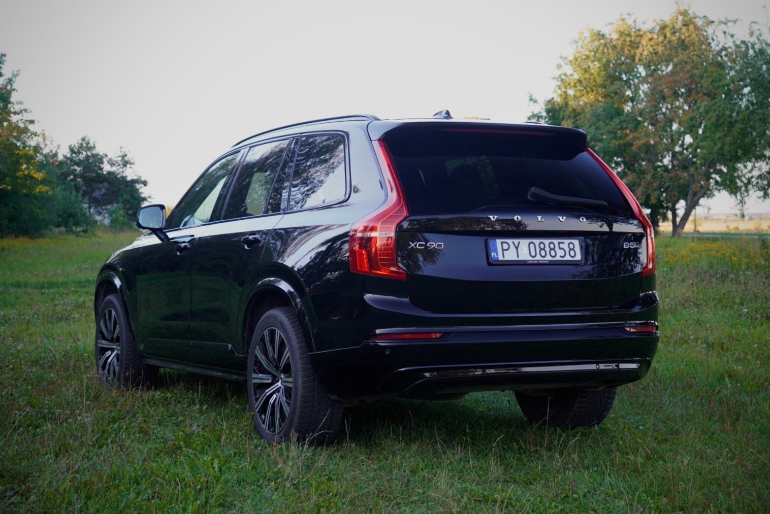 Volvo XC90 B5 D AWD Ultimate Dark 2022 - cesja leasingu - zdjęcie 2