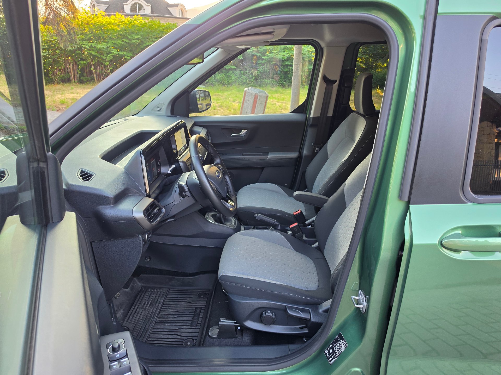Ford Tourneo Courier Titanium - zdjęcie 6