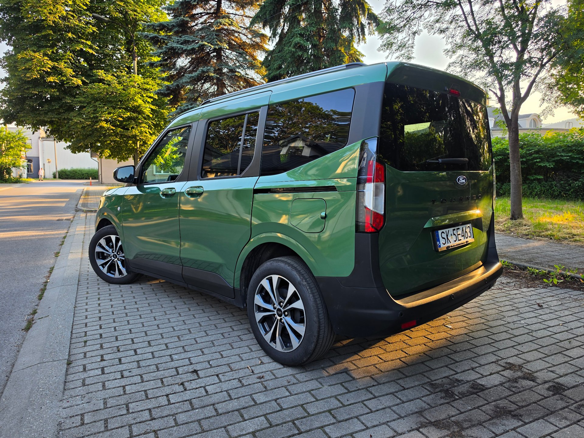 Ford Tourneo Courier Titanium - zdjęcie 4